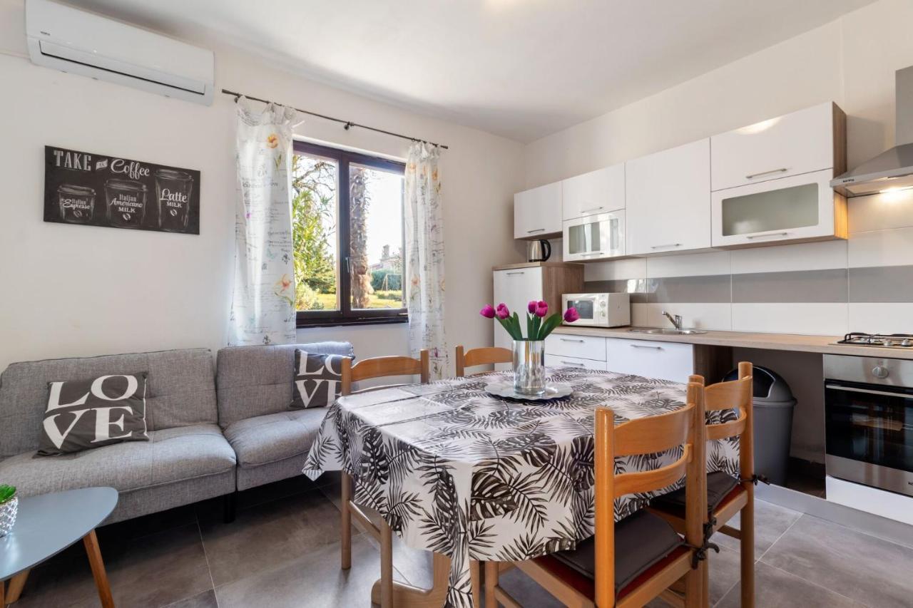 Apartment Greta Labin  Eksteriør billede